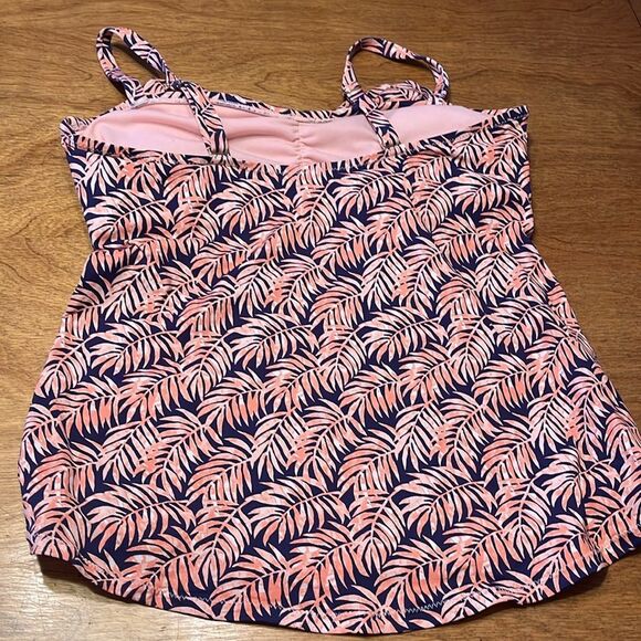 Leilani Pink and Navy Leaf Pattern Swim Tank - Picture 4 of 8